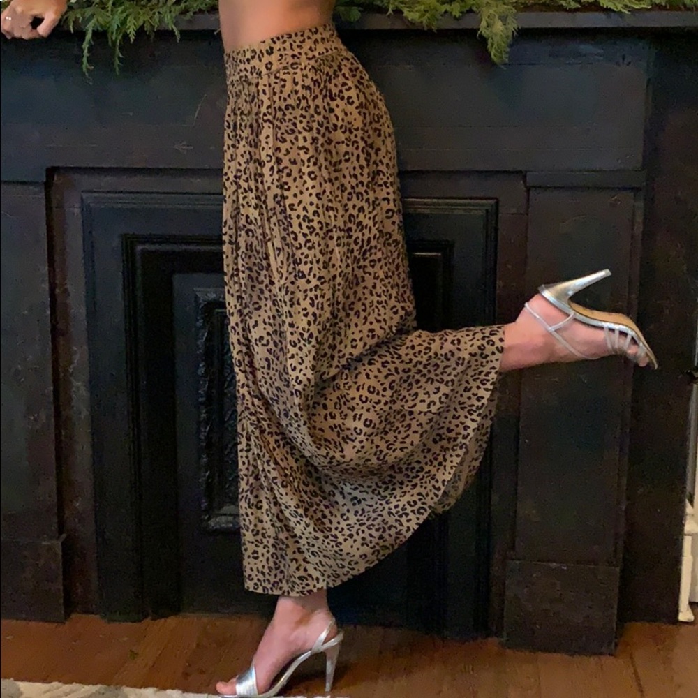 Vintage leopard print skirt